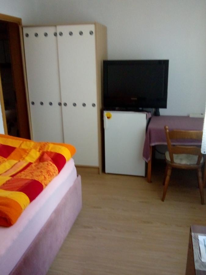 Monteurhotel Garni Alter Olper Hof Линдлар Экстерьер фото